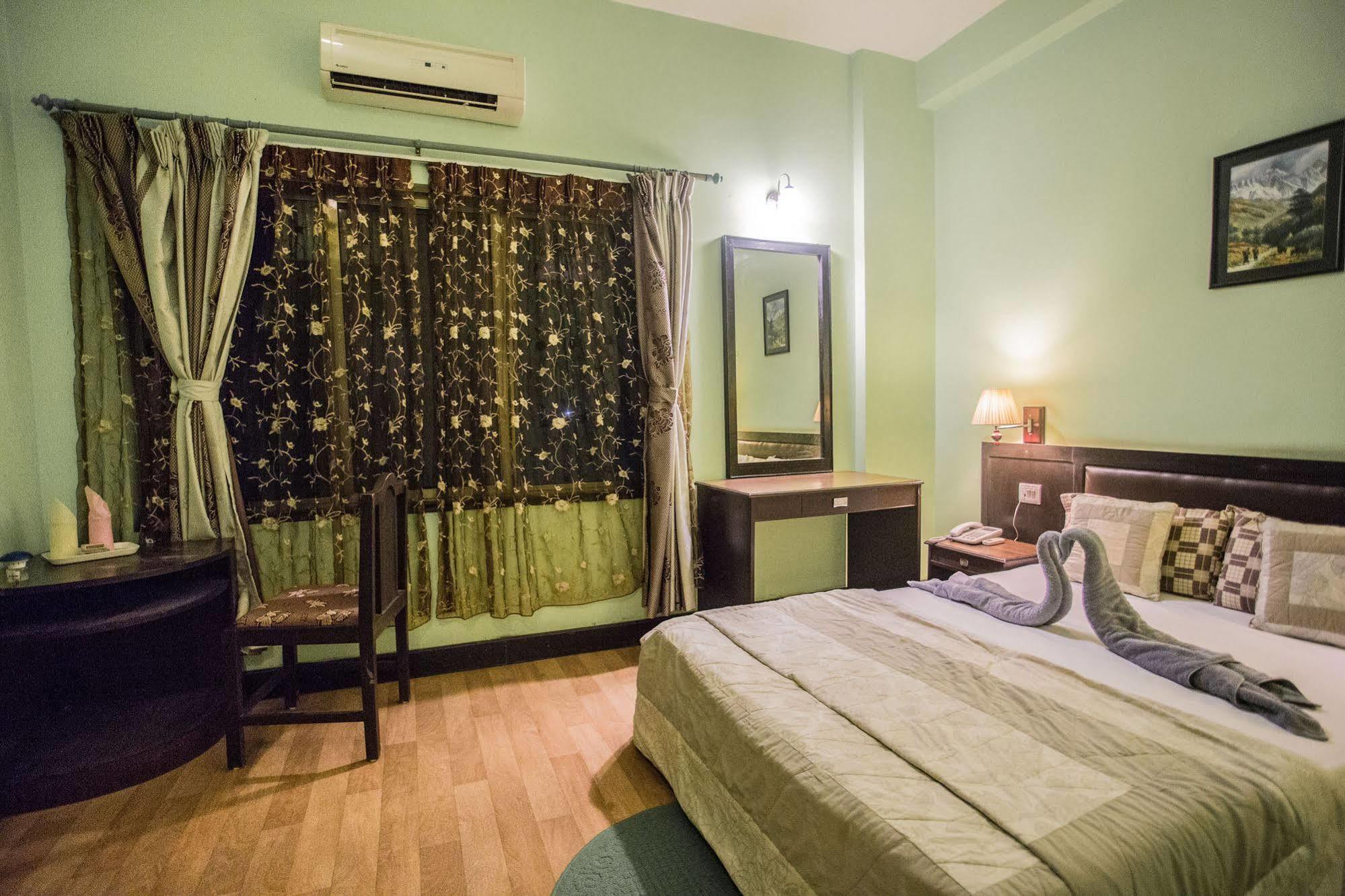Hotel Ananda Inn Rummindei Buitenkant foto